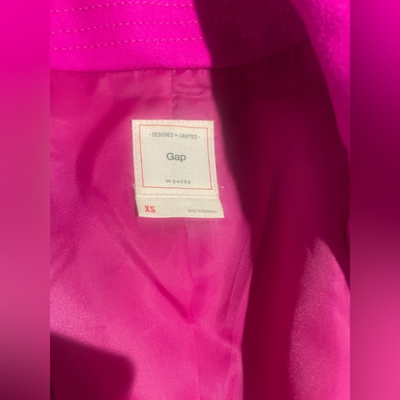 New never worn Gap XS shocking pink jacket. - Picture 10 of 10